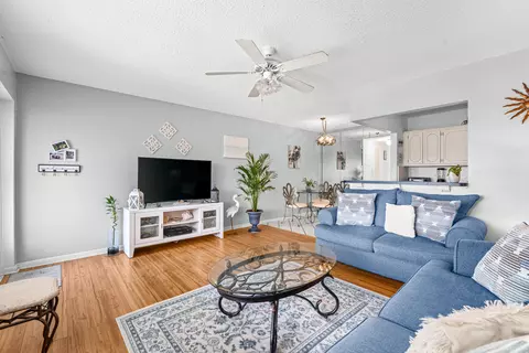 309 Sheffield M #309, West Palm Beach, FL 33417