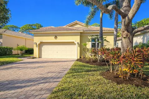 6020 Spring Lake Ter, Fort Pierce, FL 34951