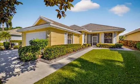 111 NW Bentley Cir, Port Saint Lucie, FL 34986