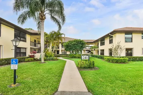 241 SW South River Dr #206, Stuart, FL 34997