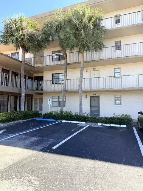 9300 SW 8th St #107, Boca Raton, FL 33428
