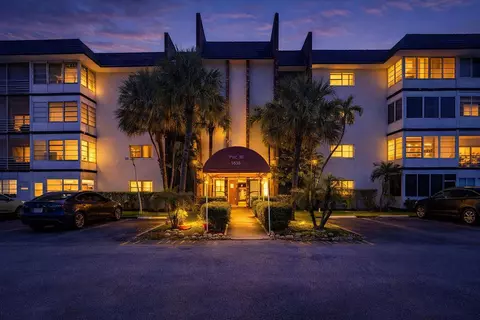 4740 NW 21st St # 211, Lauderhill, FL 33313
