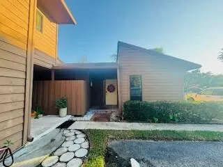 6194 Pine Tree Ln #D, Tamarac, FL 33319