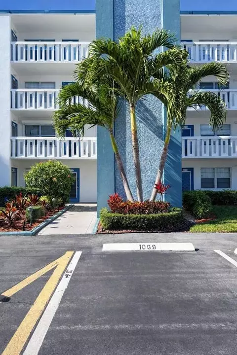 1071 Exeter D, Boca Raton, FL 33434