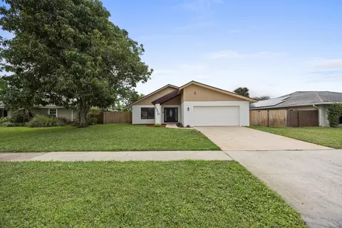 5370 Plains Dr, Lake Worth, FL 33463