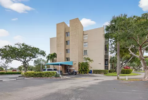 5280 NW 2nd Ave #PH-17, Boca Raton, FL 33487