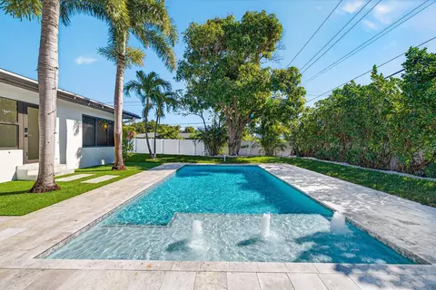 1004 Avon Rd, West Palm Beach, FL 33401