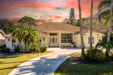 1443 SE Proctor Ln, Port Saint Lucie, FL 34983