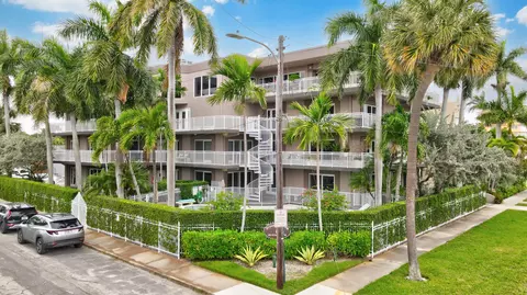 129 S Golfview Rd #2, Lake Worth Beach, FL 33460