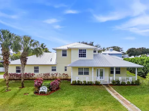 9322 SE Athena St, Hobe Sound, FL 33455