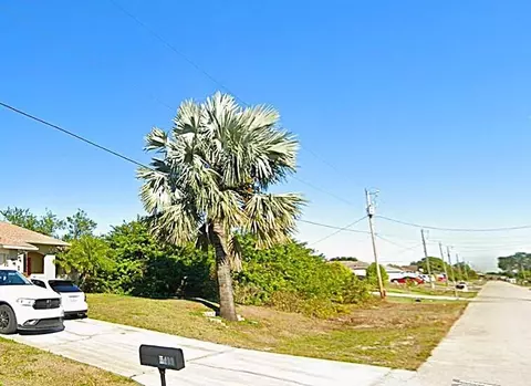 2706 27th St SW, Lehigh Acres, FL 33976