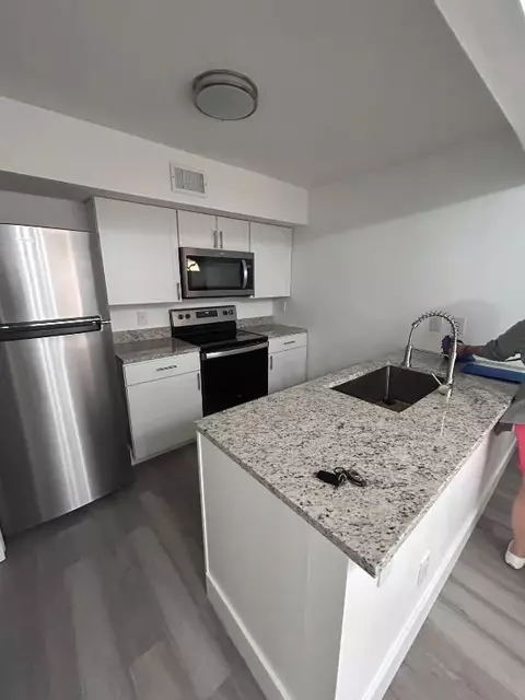 8560 NE Pineverde Ln, Jacksonville, FL 32244