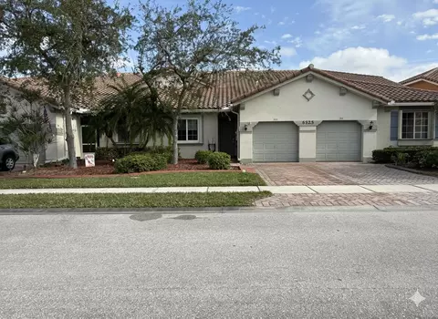 6525 Oxford Cir #103, Vero Beach, FL 32966