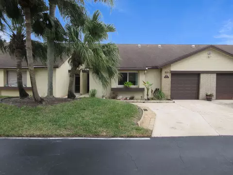 216 Meander Cir, Royal Palm Beach, FL 33411