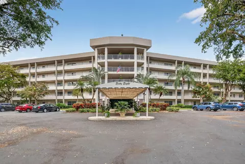 545 Oaks Ln #409, Pompano Beach, FL 33069