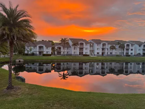 2640 S University Dr #121, Davie, FL 33328