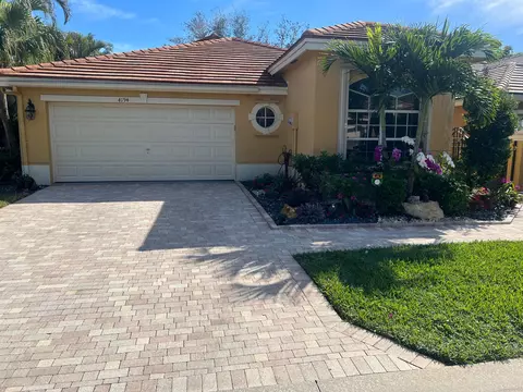4194 Imperial Isle Dr, Lake Worth, FL 33449