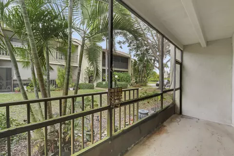 Exterior - 150 Pineview Rd #C4, Jupiter, FL 33469 photo 4 of 4