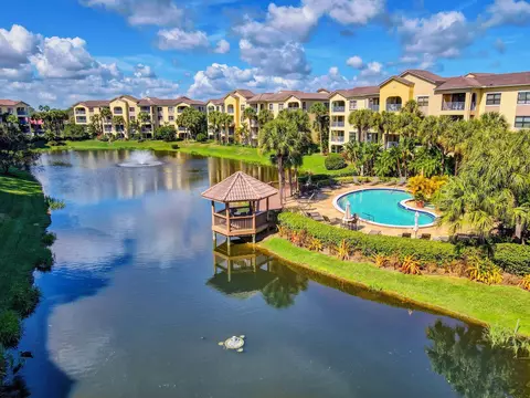 800 Uno Lago Dr #102, Juno Beach, FL 33408