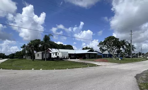892 SE Atlantus Ave, Port Saint Lucie, FL 34983