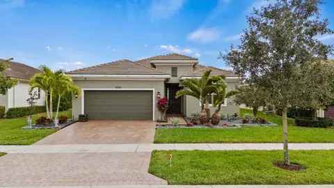 8735 SW Vico Way, Port Saint Lucie, FL 34987