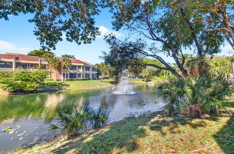 7484 La Paz Blvd #103, Boca Raton, FL 33433
