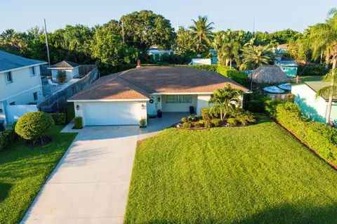2131 Mark Dr, Lake Worth, FL 33461