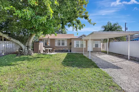 1226 N C, Lake Worth Beach, FL 33460