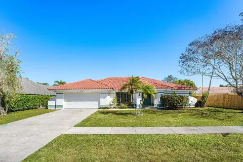 2057 Amesbury Cir, Wellington, FL 33414