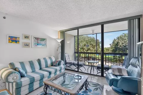 1736 Bridgewood Dr, Boca Raton, FL 33434