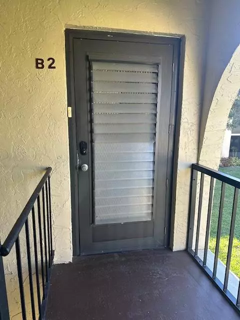 3625 La Aires Ct #B2, Greenacres, FL 33463