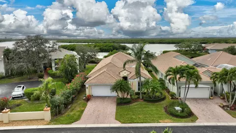 3305 Caracal Dr, Fort Pierce, FL 34949