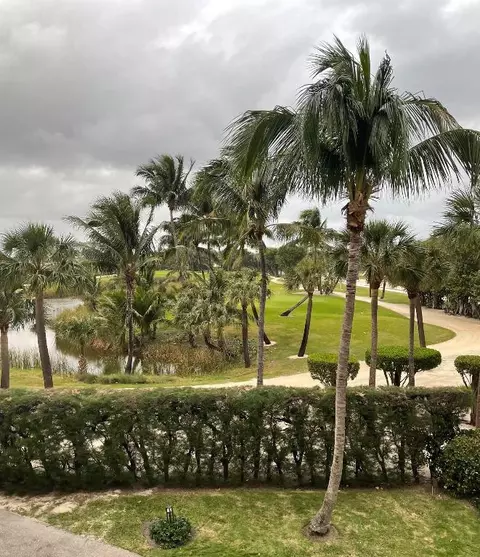 2505 S Ocean #310, Palm Beach, FL 33480