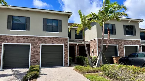 166 SE 5th Ct, Deerfield Beach, FL 33441