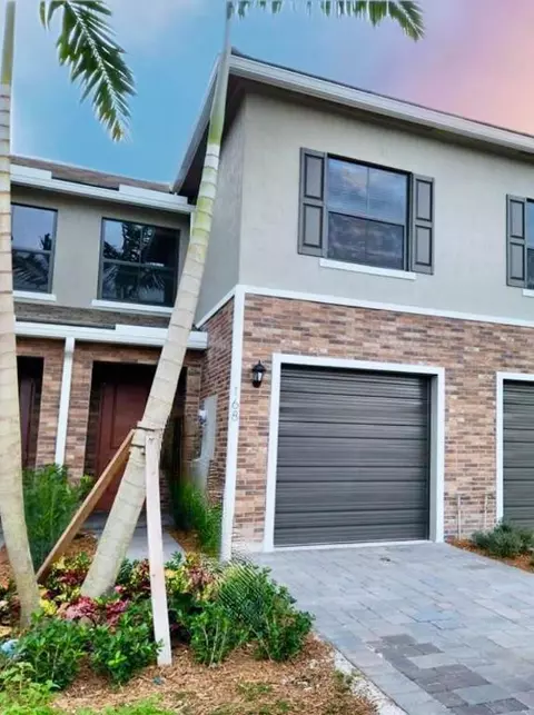 168 SE 5th Ct, Deerfield Beach, FL 33441