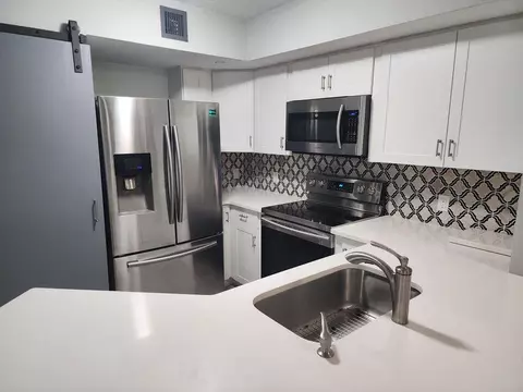 4211 San Marino #105, West Palm Beach, FL 33409