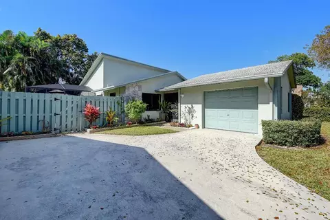 2492 NW 10th, Delray Beach, FL 33445