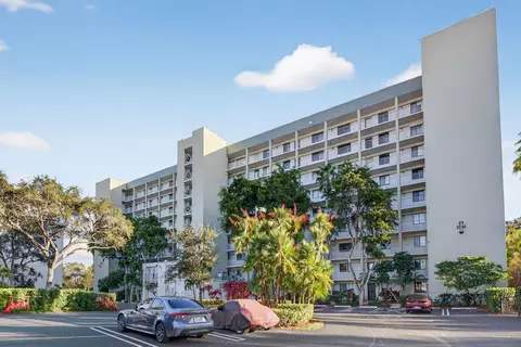 2240 N Cypress Bend Dr #601, Pompano Beach, FL 33069