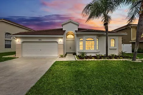 7571 Greenville Cir, Lake Worth, FL 33467
