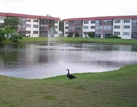 681 S Hollybrook Dr #105, Pembroke Pines, FL 33025