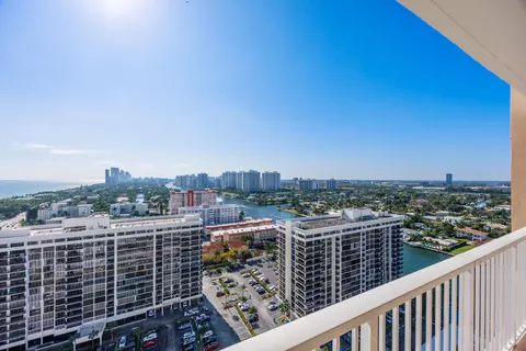 1985 S Ocean Dr #PHA, Hallandale Beach, FL 33009