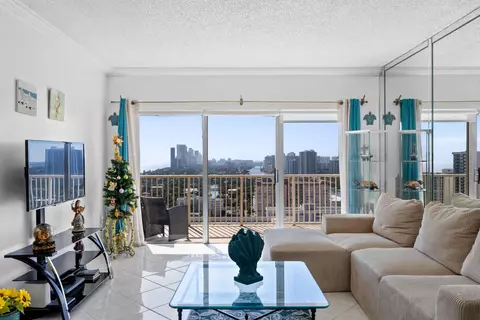 1985 S Ocean Dr #PHA, Hallandale Beach, FL 33009