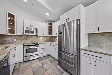 11 Dorchester Cir, Palm Beach Gardens, FL 33418