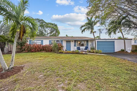 2695 Hayden Dr, Palm Springs, FL 33461