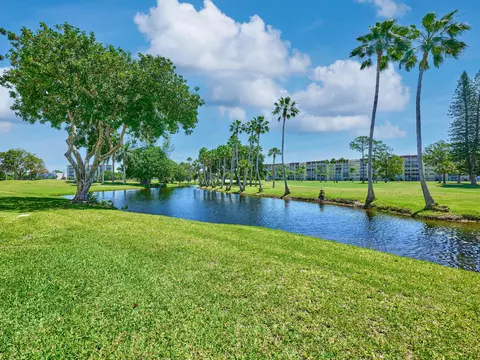 3597 Birdie Dr #202C, Lake Worth, FL 33467