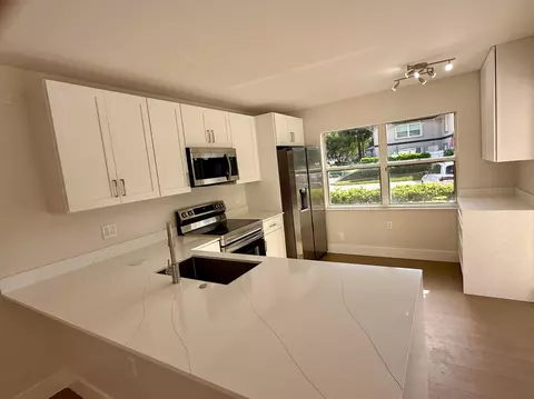 19 Amherst Ct #C, Royal Palm Beach, FL 33411