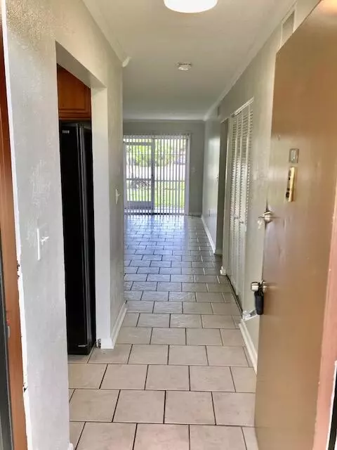 6034 Forest Hl #104, West Palm Beach, FL 33415