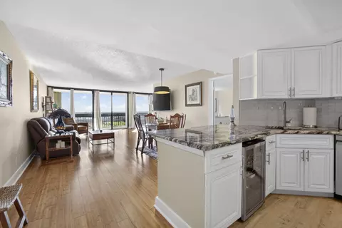 2400 Presidential Way #1606, West Palm Beach, FL 33401