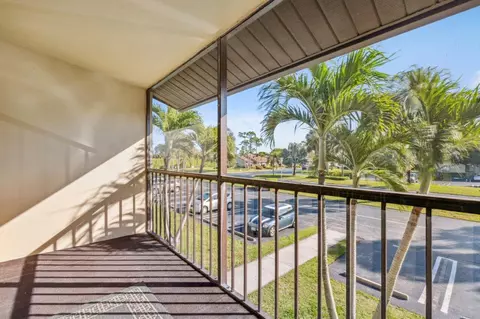 618 Sea Pine Way #A2, Greenacres, FL 33415