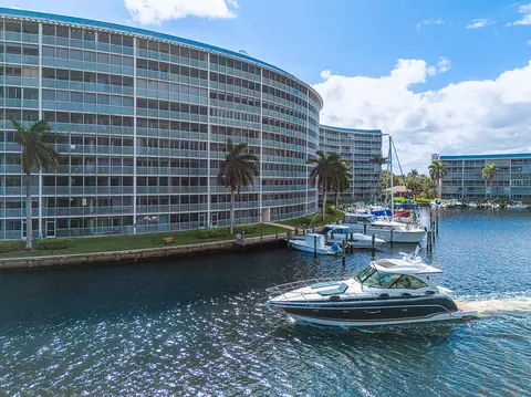 1537 E Hillsboro Blvd #243, Deerfield Beach, FL 33441